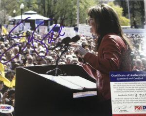 SARAH PALIN SIGNED 8X10 PHOTO GOVERNOR OF ALASKA JOHN MCCAIN VP NOM PSA/DNA K85