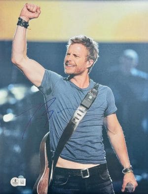 Dierks Bentley Signed 11X14 Photo Autograph Somewhere On A Beach Bas J843