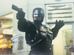 🎬 Own an authentic Peter Weller Signed RoboCop 16x20 Photo, backed by BAS authentication. ✅ Hand-signed by Peter Weller, the original RoboCop ✅ Large 16x20 display-ready photo ✅ Beckett Authentication Services (BAS) Certified ✅ A 🏆 must-have for RoboCop fans and movie memorabilia collectors